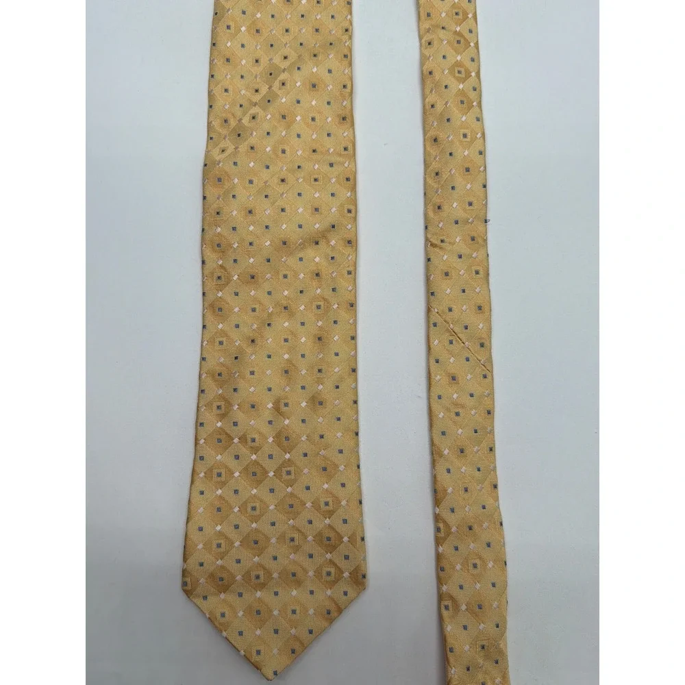 Hart Schaffner Marx Mens Gold Silk Geometric Diamond Pattern Necktie USA Made